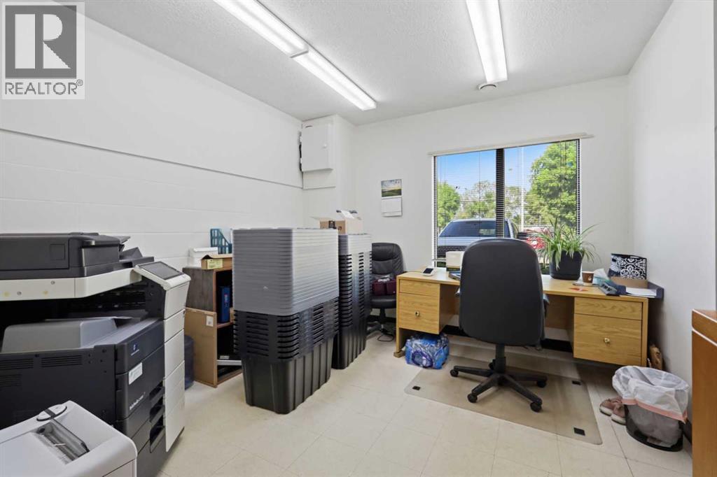 9-10, 7719 Edgar Industrial Drive, Red Deer, Alberta  T4P 3R2 - Photo 4 - A2333552