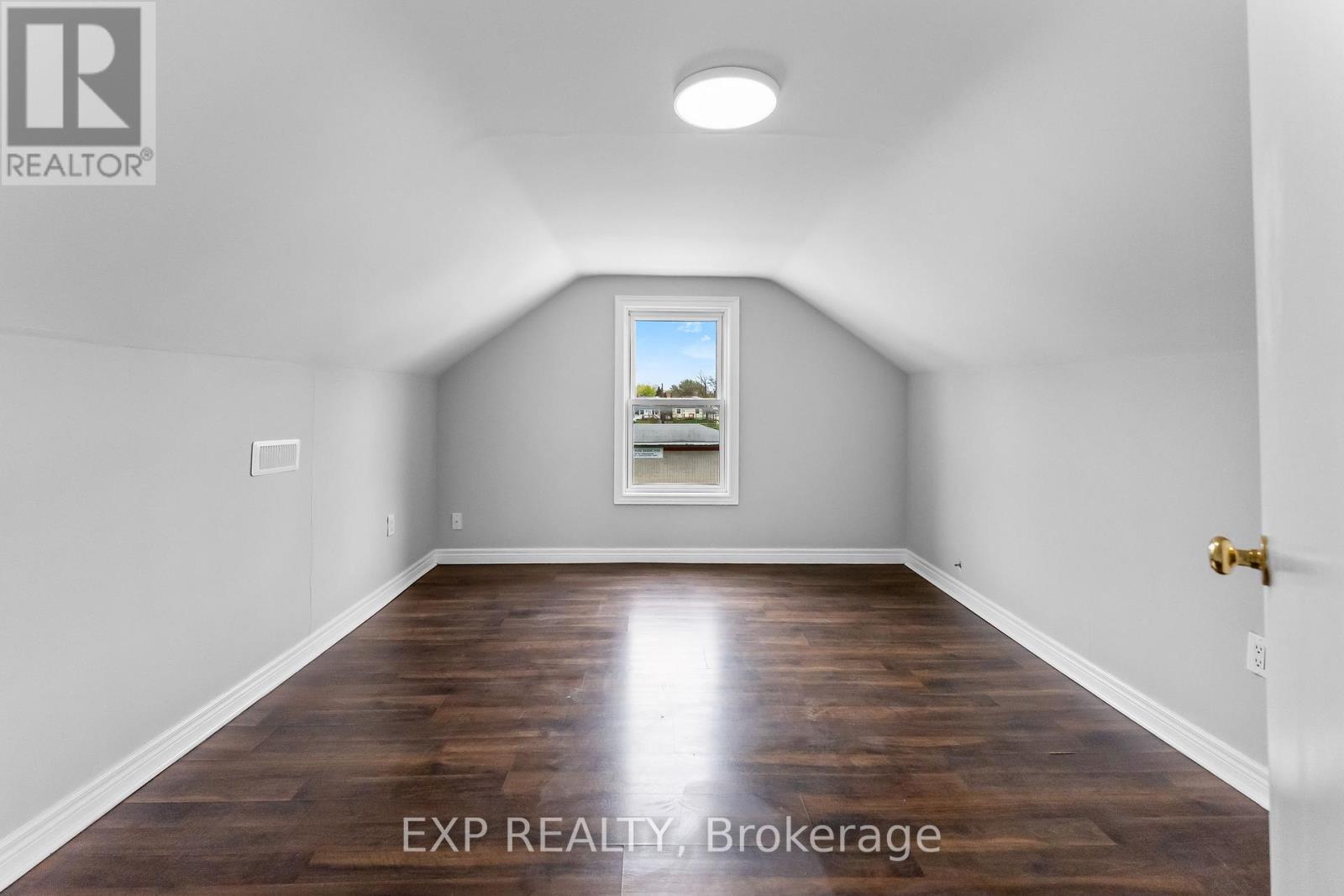 20 Lloyd Street, St. Catharines, Ontario  L2S 2N8 - Photo 20 - X13625886