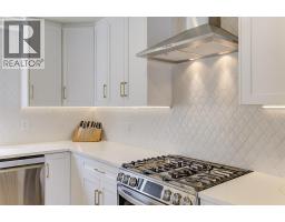 687 Barnaby Road, Kelowna, British Columbia  V1W 4N8 - Photo 14 - 10396384