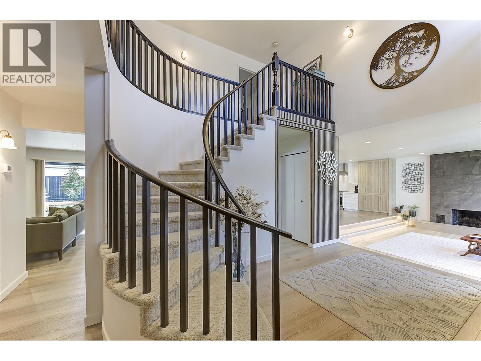 687 Barnaby Road, Kelowna, British Columbia  V1W 4N8 - Photo 29 - 10396384