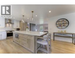 687 Barnaby Road, Kelowna, British Columbia  V1W 4N8 - Photo 12 - 10396384