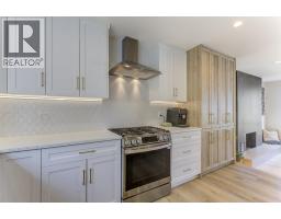 687 Barnaby Road, Kelowna, British Columbia  V1W 4N8 - Photo 13 - 10396384