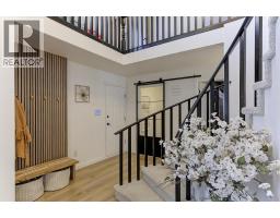 687 Barnaby Road, Kelowna, British Columbia  V1W 4N8 - Photo 4 - 10396384