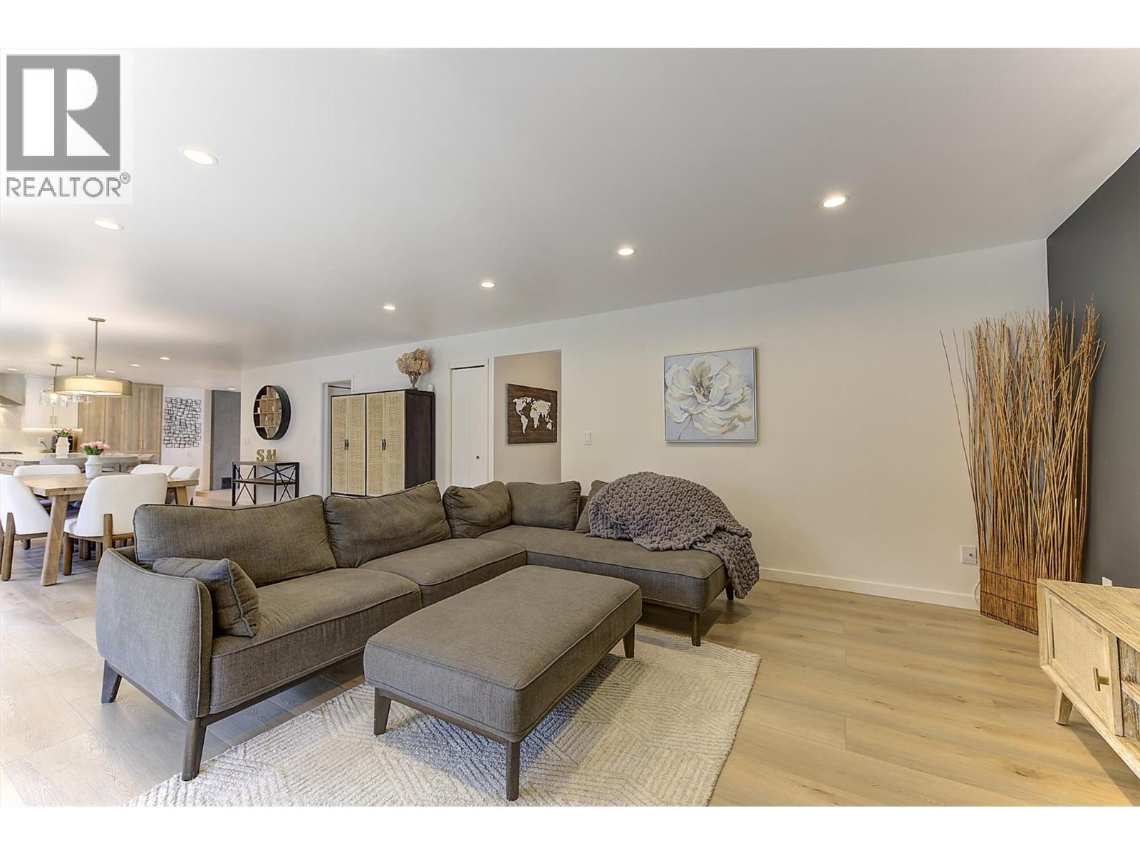 687 Barnaby Road, Kelowna, British Columbia  V1W 4N8 - Photo 28 - 10396384