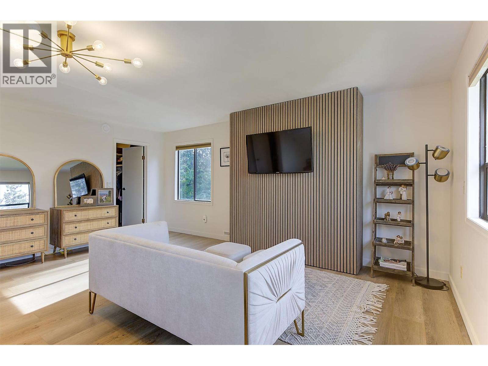 687 Barnaby Road, Kelowna, British Columbia  V1W 4N8 - Photo 34 - 10396384