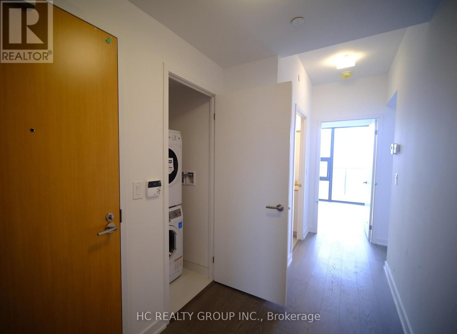 5908 - 11 Wellesley Street W, Toronto, Ontario  M4Y 0G4 - Photo 3 - C13625830