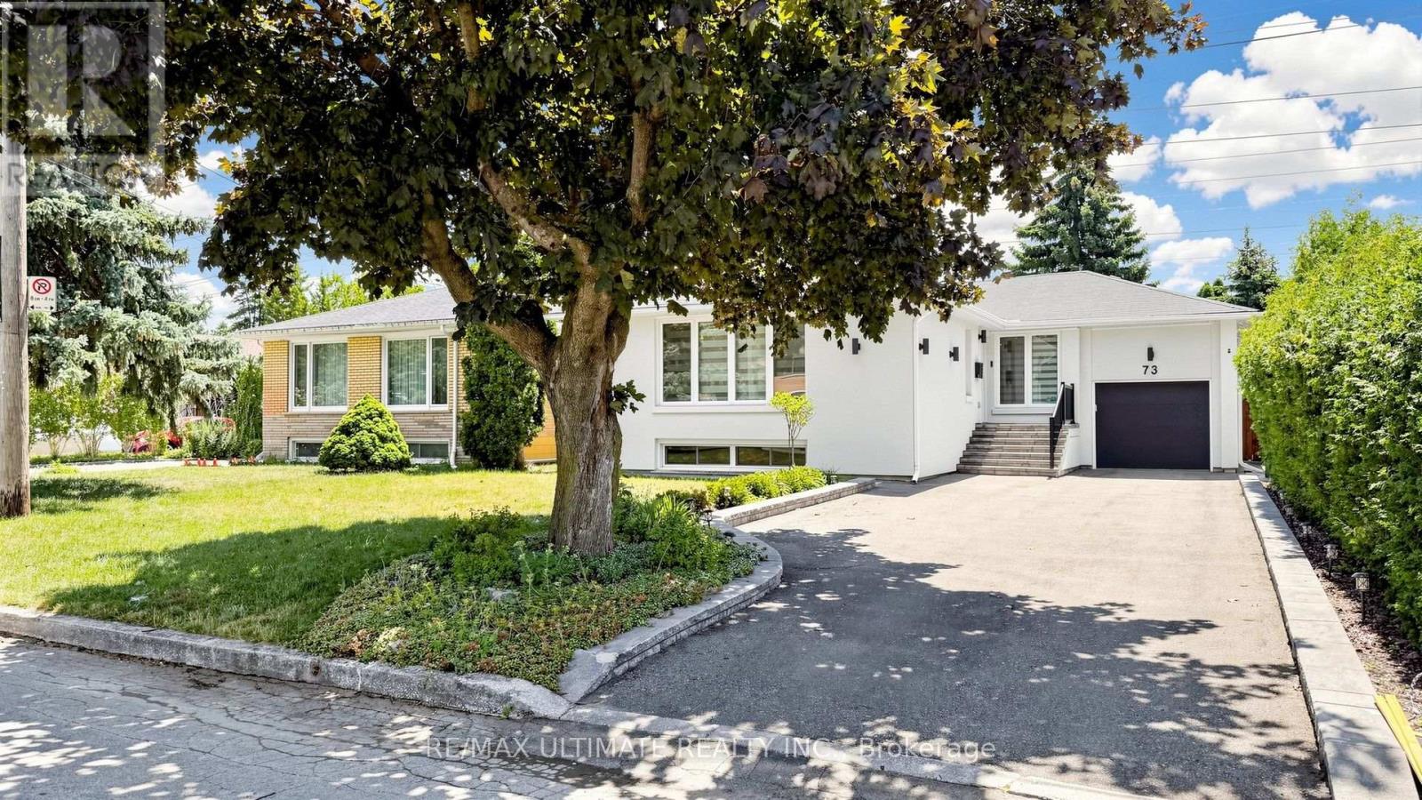 <div class="slider-price">$1,299,000</div><p>73 Bowerbank Drive, Toronto, Ontario</p>