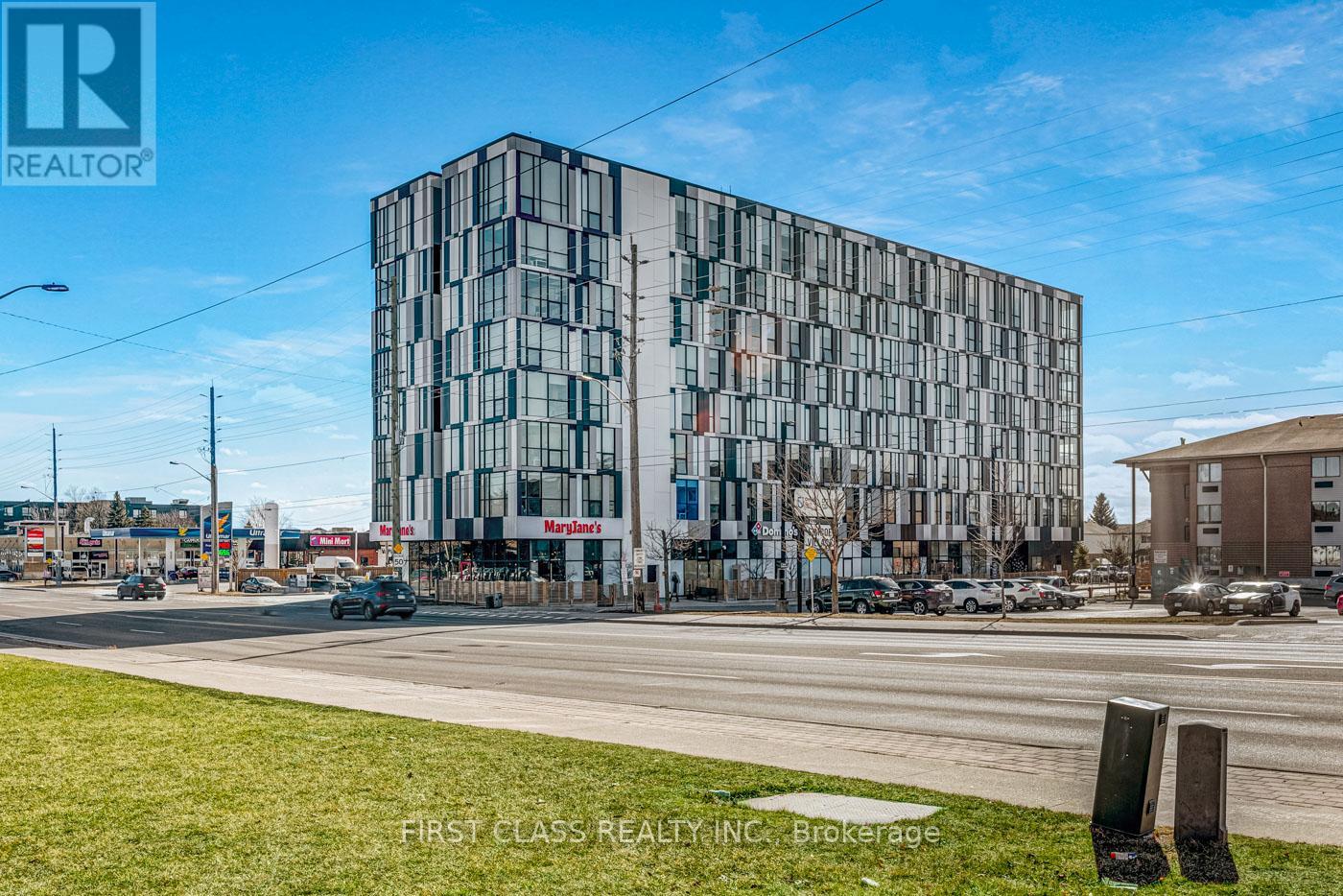 305 - 1900 SIMCOE STREET N