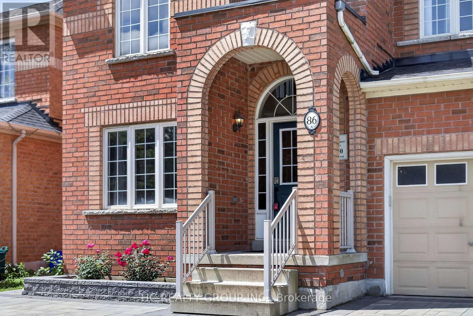 86 Beare Trail, Newmarket, Ontario  L3X 3B3 - Photo 3 - N13625832