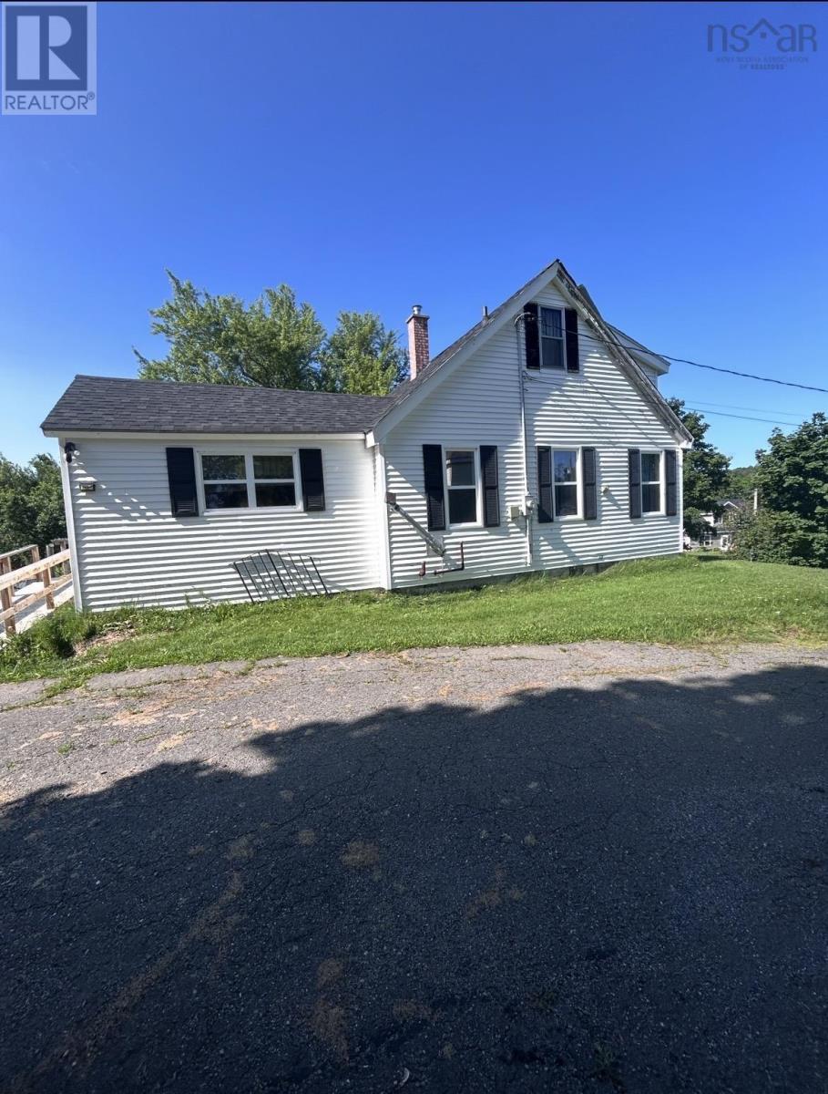 55 High Street, Plymouth, Nova Scotia  B0K 1S0 - Photo 3 - 202618855
