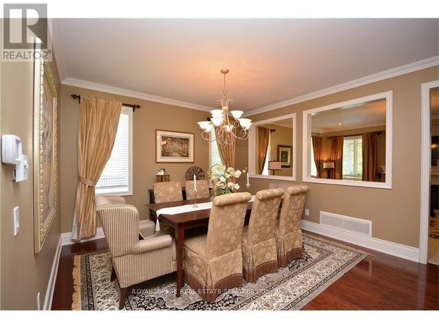 2271 Lyndhurst Drive, Oakville, Ontario  L6H 7V5 - Photo 11 - W13625840