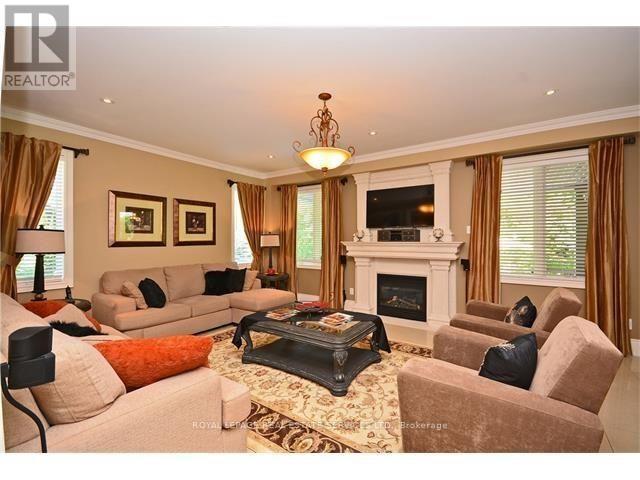 2271 LYNDHURST DRIVE