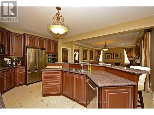 2271 Lyndhurst Drive, Oakville, Ontario  L6H 7V5 - Photo 7 - W13625840