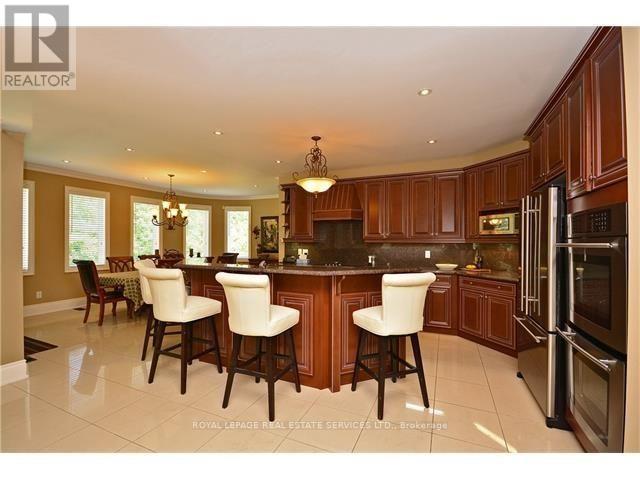 2271 Lyndhurst Drive, Oakville, Ontario  L6H 7V5 - Photo 8 - W13625840
