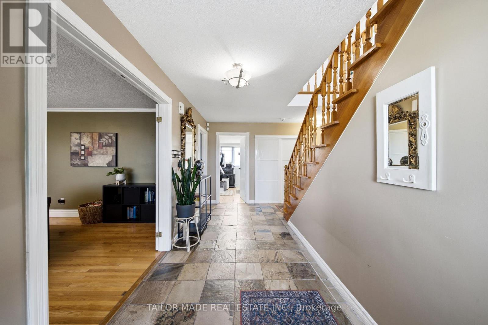13143 Heart Lake Road, Caledon, Ontario  L7C 2K6 - Photo 4 - W13625882
