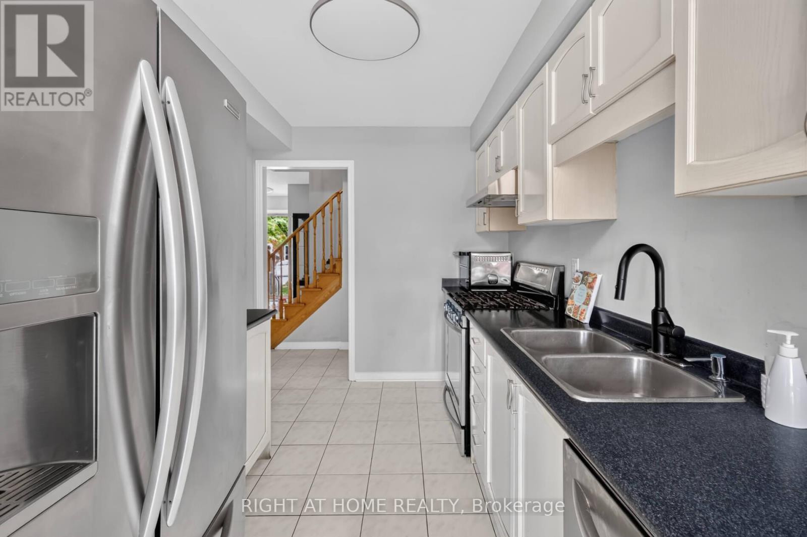 10 Lento Court, Vaughan, Ontario  L4L 8Y9 - Photo 17 - N13625866
