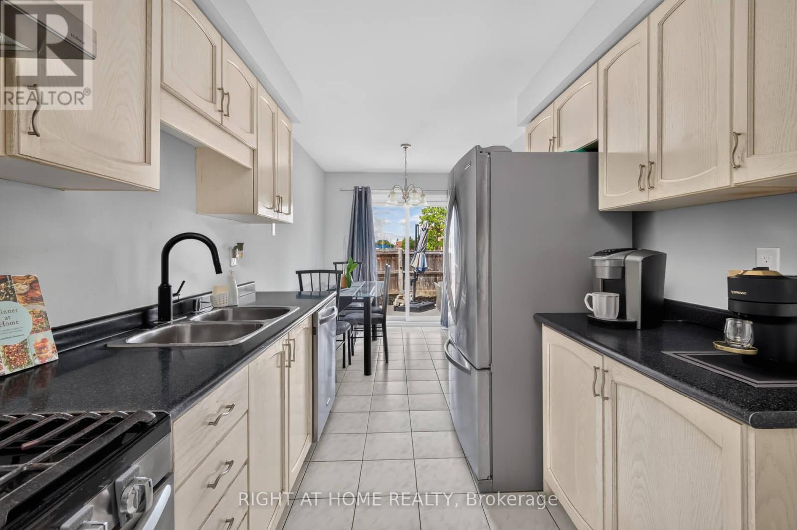 10 Lento Court, Vaughan, Ontario  L4L 8Y9 - Photo 18 - N13625866