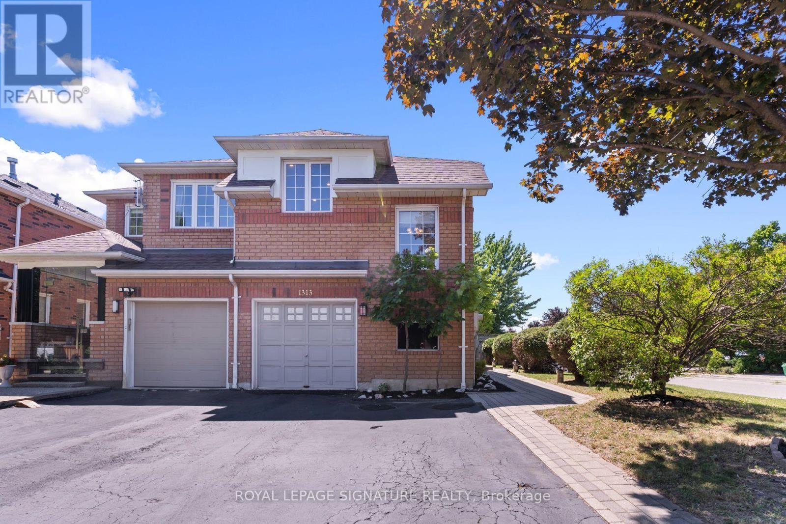 1313 Inuit Trail, Mississauga, Ontario  L5N 7R4 - Photo 3 - W13625332