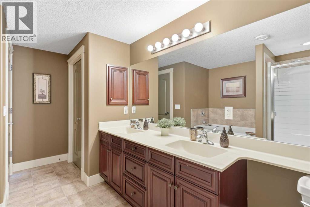 87 Royal Ridge Terrace NW, Calgary, Alberta  T3G 5Z1 - Photo 38 - A2332504