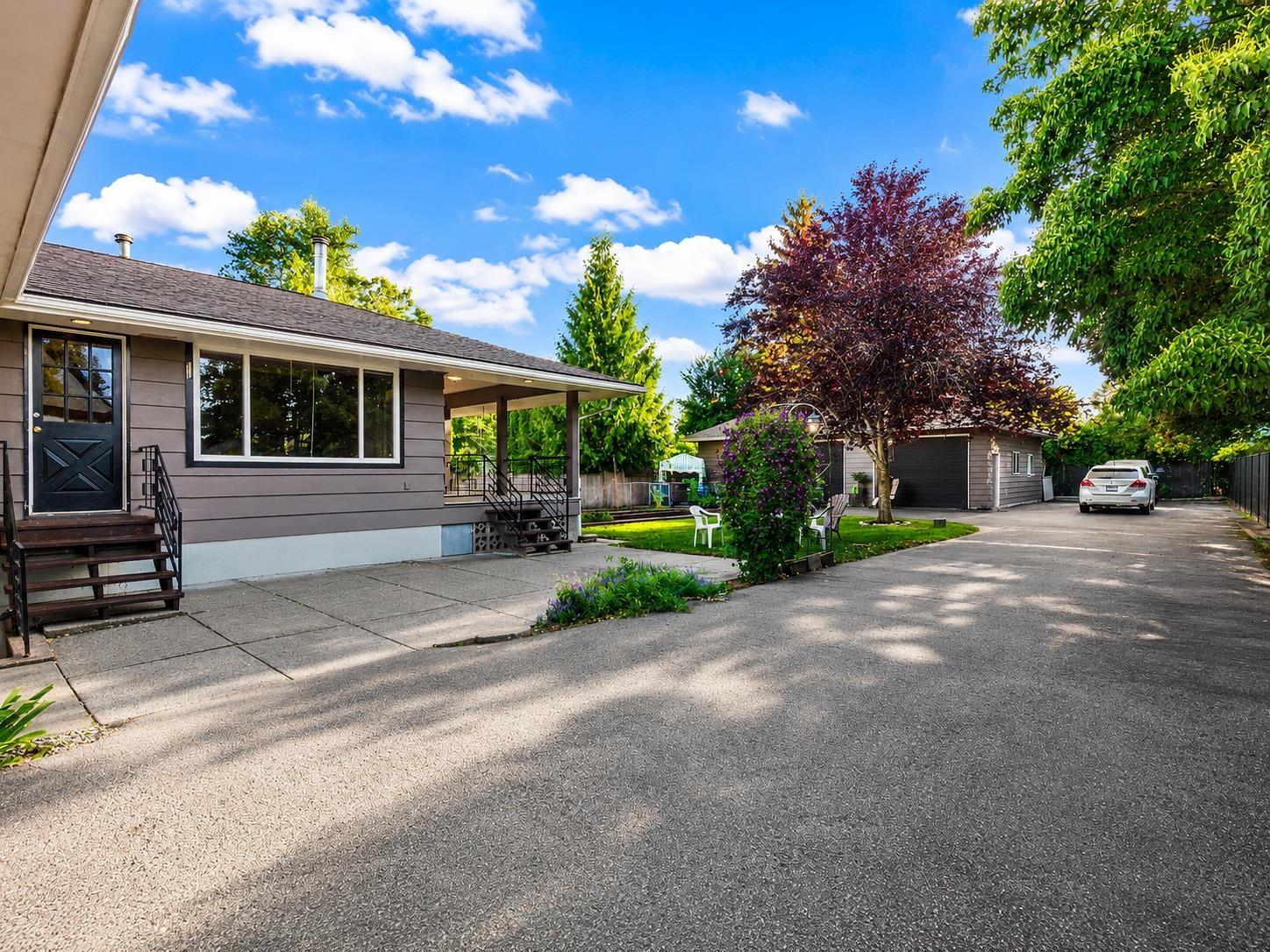 9725 Juniper Street, Chilliwack Proper East, Chilliwack, British Columbia  V2P 5J2 - Photo 2 - R3150916