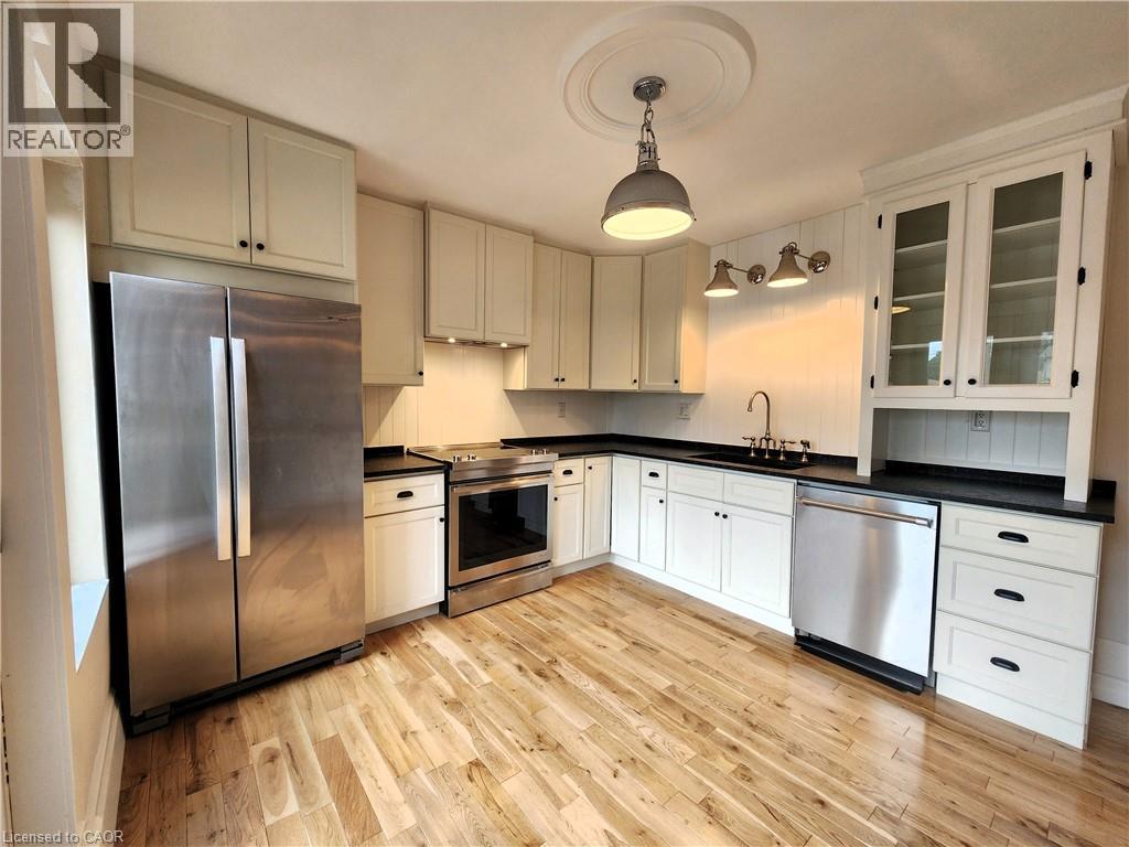 446 Macnab Street N, Hamilton, Ontario  L8L 1L4 - Photo 4 - 40829260