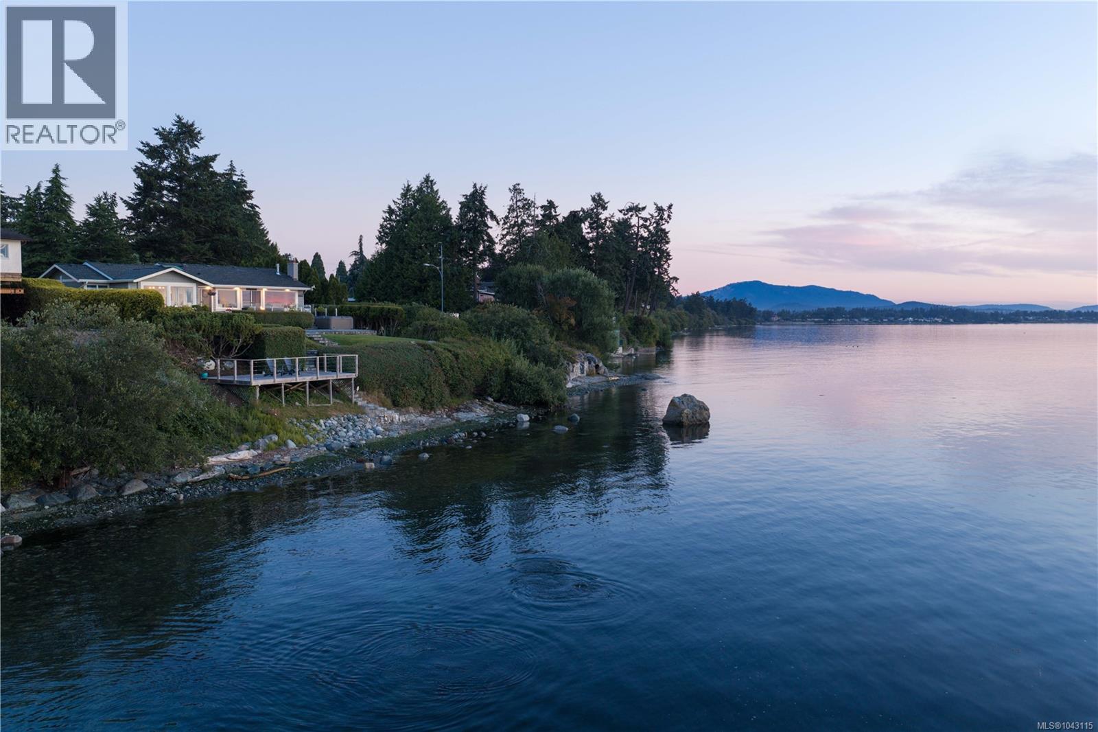 8585 Lochside Dr, North Saanich, British Columbia  V8L 1M5 - Photo 56 - 1043115