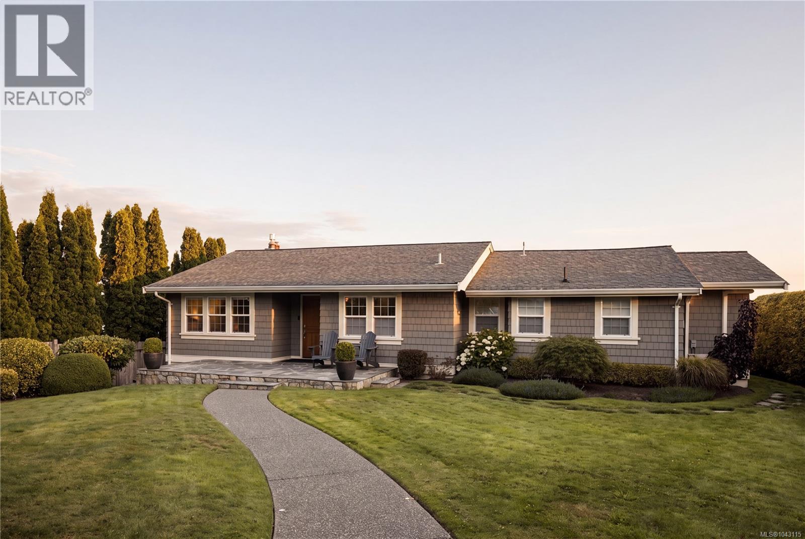 8585 Lochside Dr, North Saanich, British Columbia  V8L 1M5 - Photo 10 - 1043115