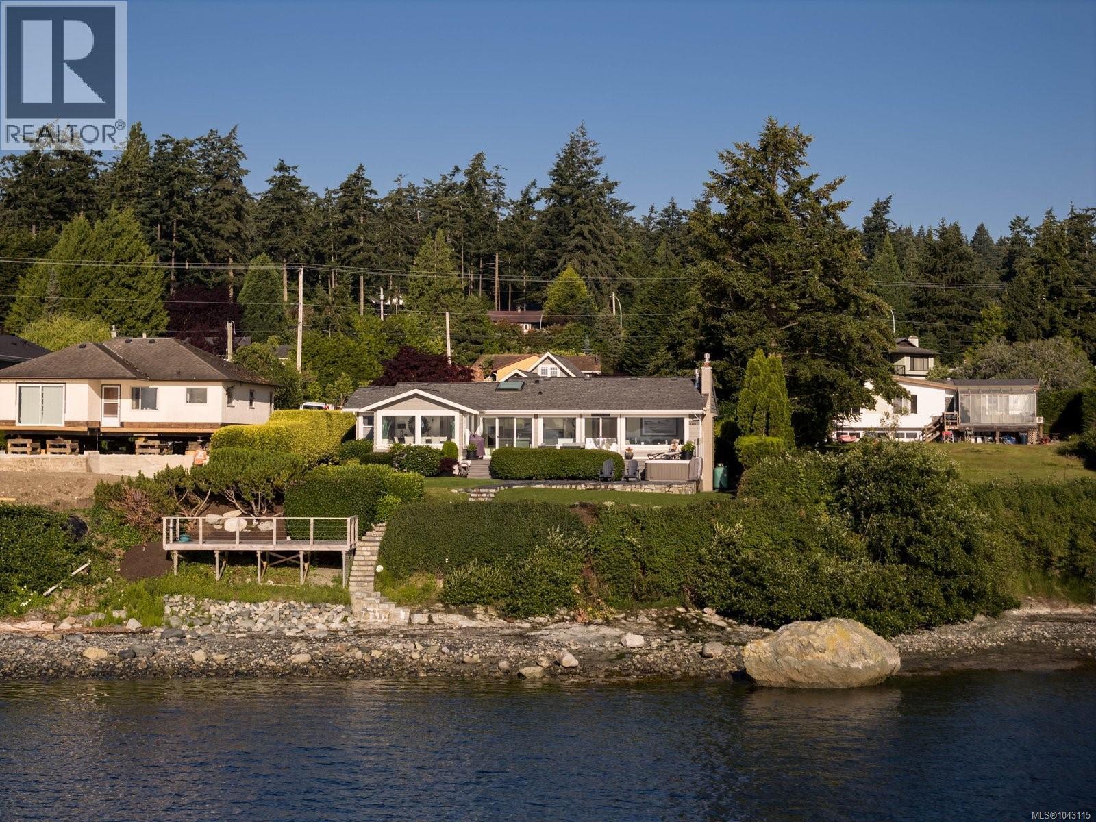 8585 Lochside Dr, North Saanich, British Columbia  V8L 1M5 - Photo 4 - 1043115