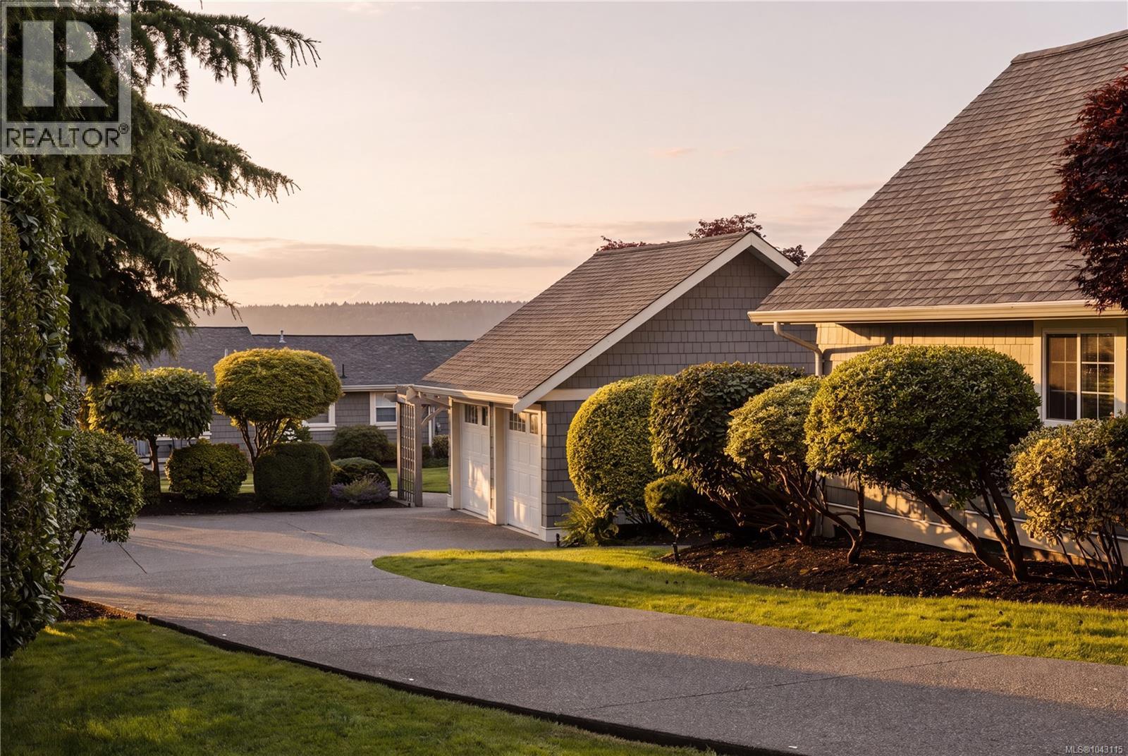 8585 Lochside Dr, North Saanich, British Columbia  V8L 1M5 - Photo 9 - 1043115