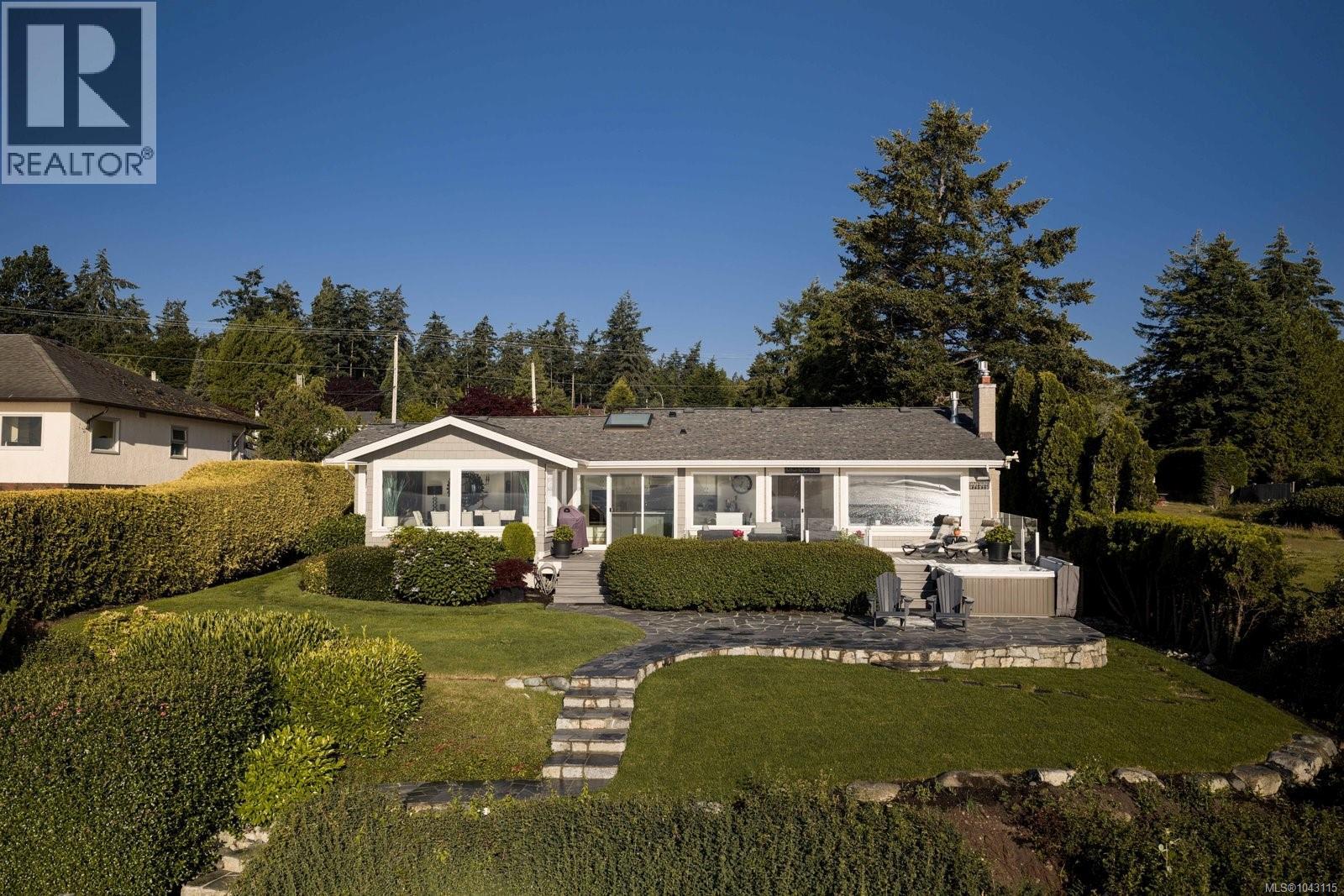 8585 Lochside Dr, North Saanich, British Columbia  V8L 1M5 - Photo 12 - 1043115