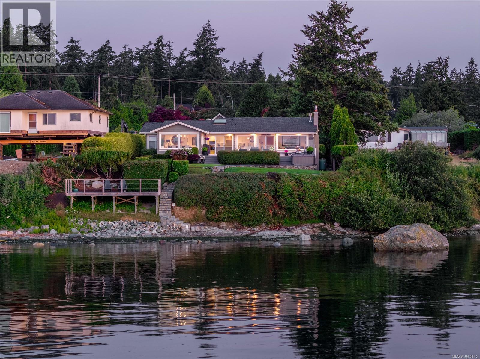 8585 Lochside Dr, North Saanich, British Columbia  V8L 1M5 - Photo 54 - 1043115