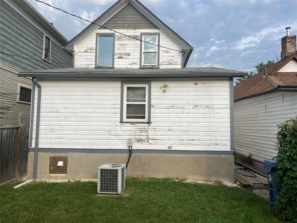 398 Powers Street, Winnipeg, Manitoba  R2W 4R3 - Photo 3 - 202619116