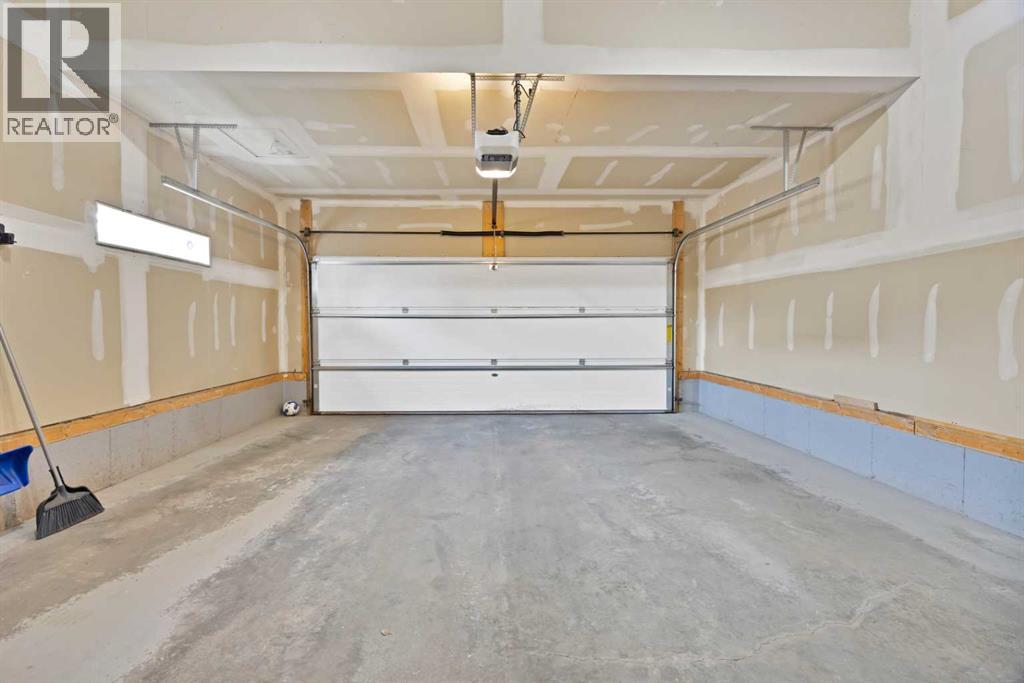 799 New Brighton Drive SE, Calgary, Alberta  T2Z 1A1 - Photo 24 - A2329755