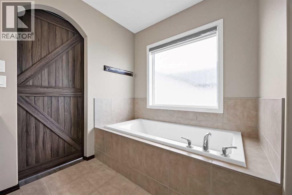 799 New Brighton Drive SE, Calgary, Alberta  T2Z 1A1 - Photo 35 - A2329755