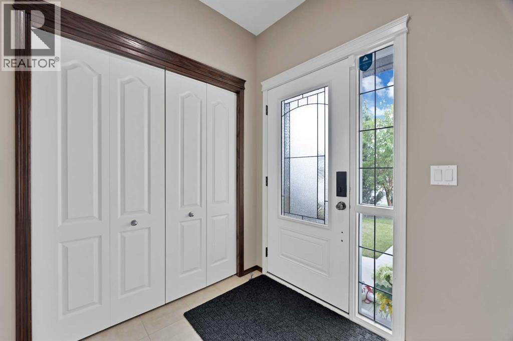 799 New Brighton Drive SE, Calgary, Alberta  T2Z 1A1 - Photo 5 - A2329755