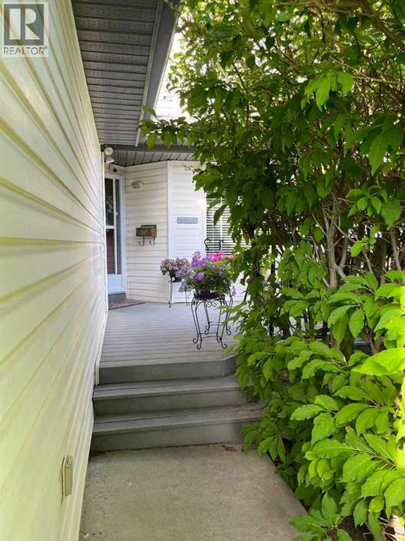 129 Arbour Ridge Circle NW, Calgary, Alberta  T3G 3Y9 - Photo 2 - A2333752