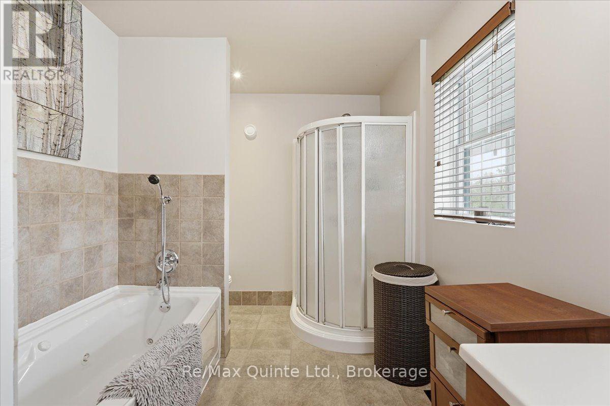 249 Carter Road, Prince Edward County, Ontario  K0K 1T0 - Photo 8 - X13625958