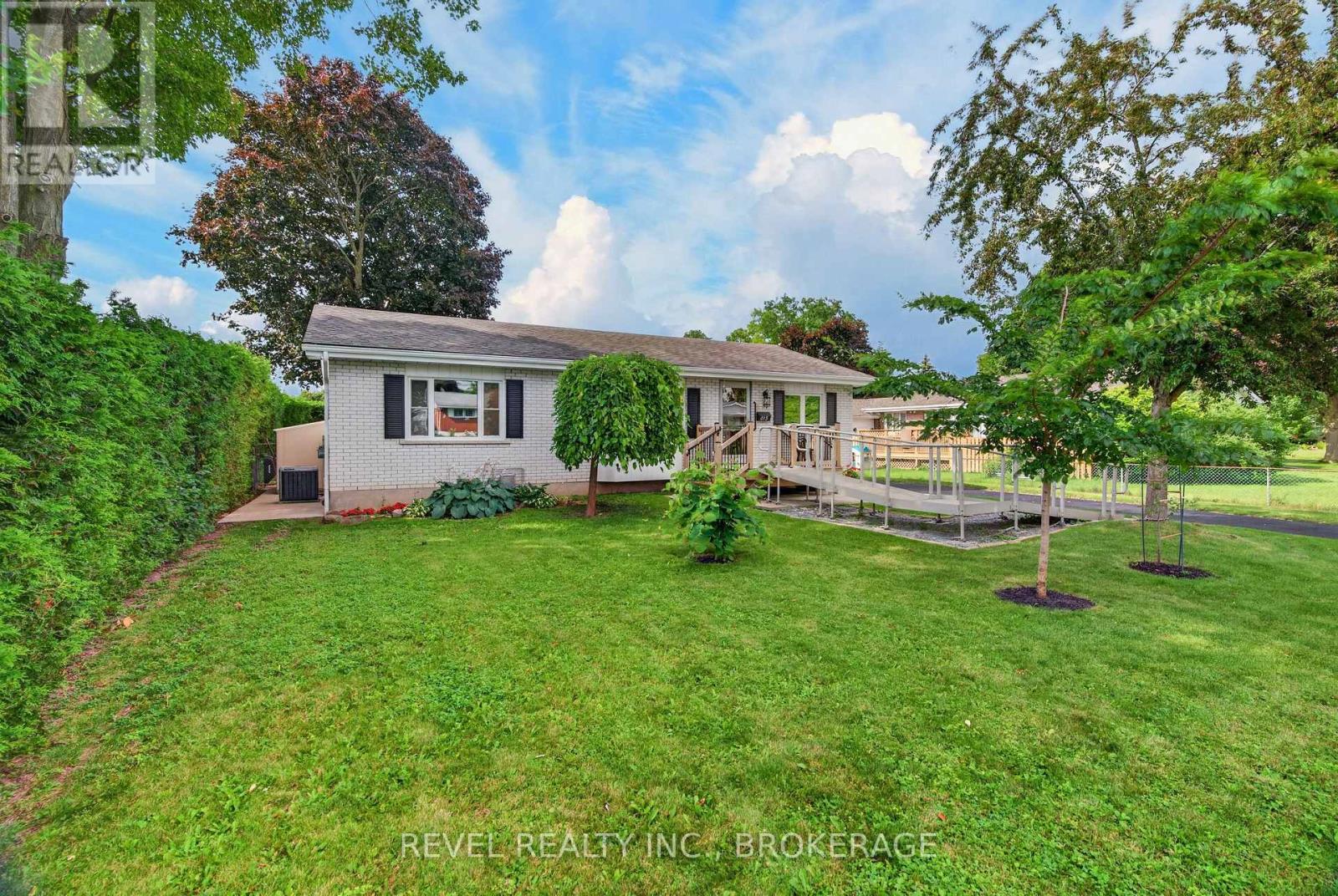 813 Camberley Crescent, Kingston, Ontario  K7M 4C6 - Photo 2 - X13626108