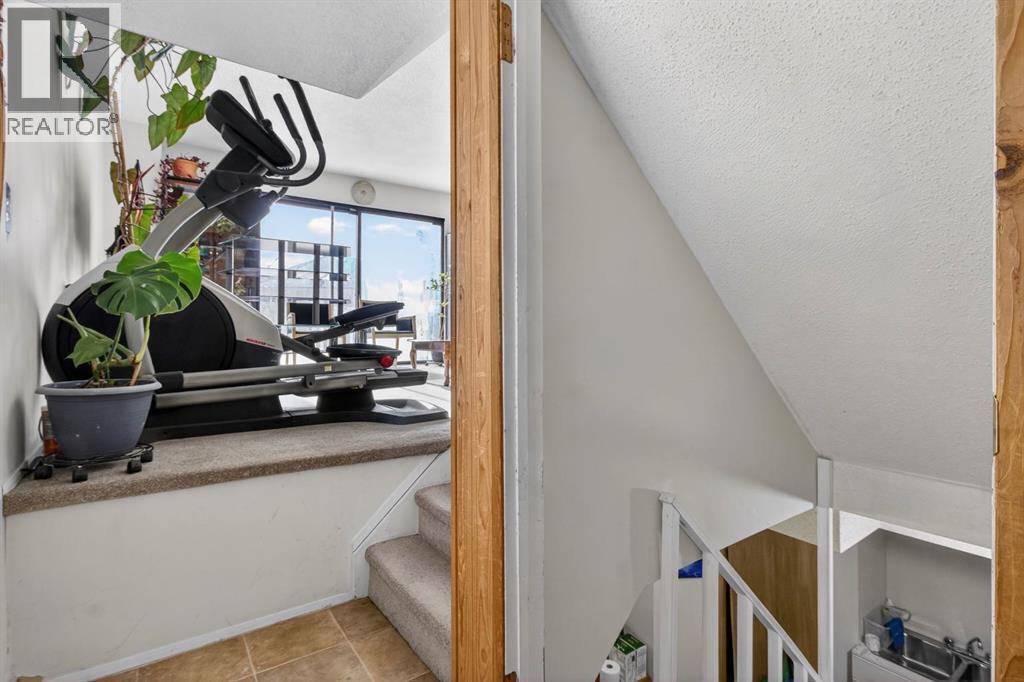 31 Templeby Way NE, Calgary, Alberta  T1y 5n7 - Photo 4 - A2289511