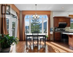 300 OCEAN CREST DRIVE, West Vancouver, British Columbia