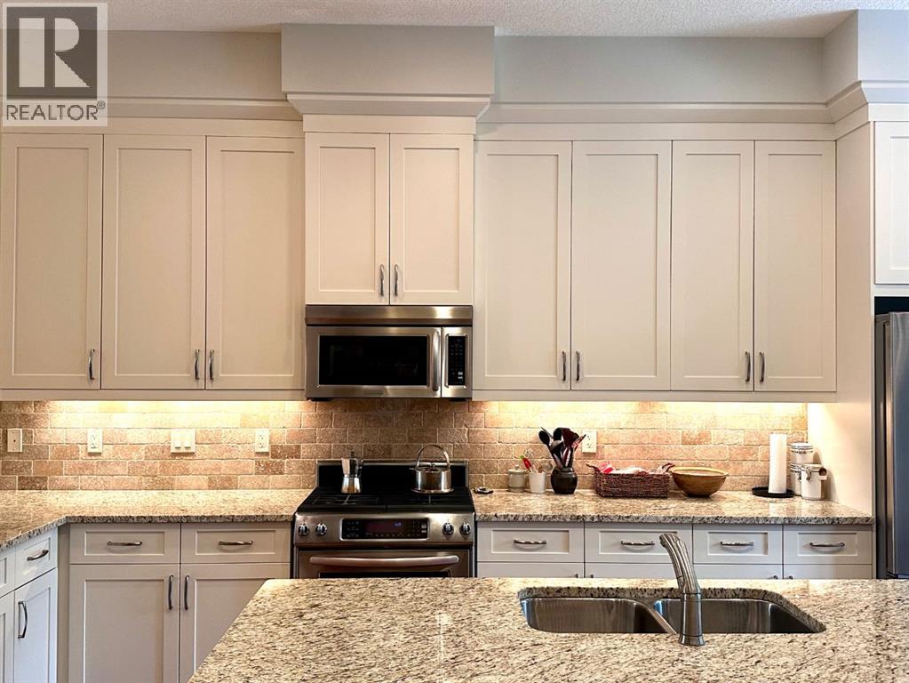 2104 23 Avenue NW, Calgary, Alberta  T2M 1W3 - Photo 9 - A2332514