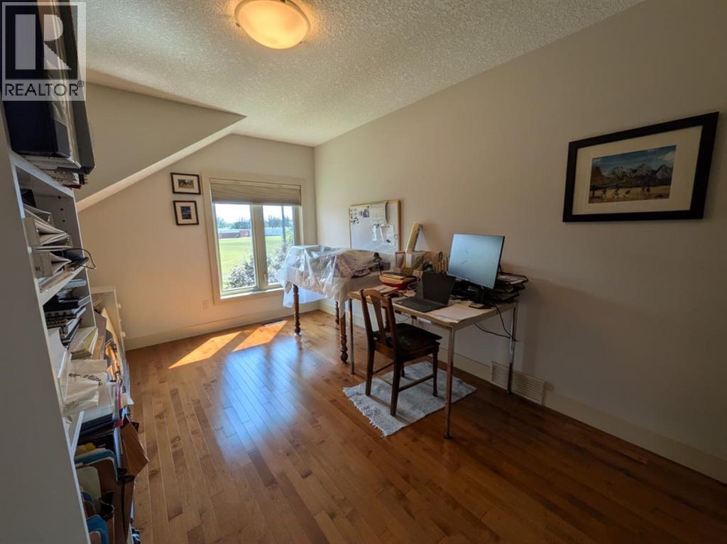 2104 23 Avenue NW, Calgary, Alberta  T2M 1W3 - Photo 18 - A2332514