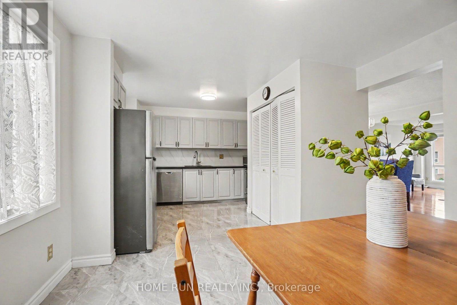 9d Castlebrook Lane, Ottawa, Ontario  K2G 5G1 - Photo 12 - X13625964