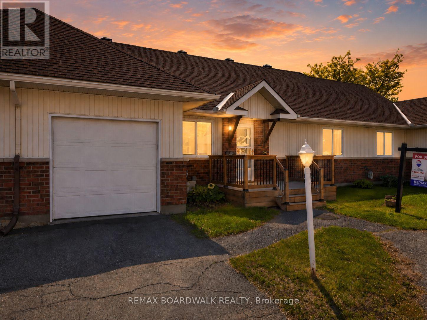 206 OAK LEAF PRIVATE, Ottawa, Ontario