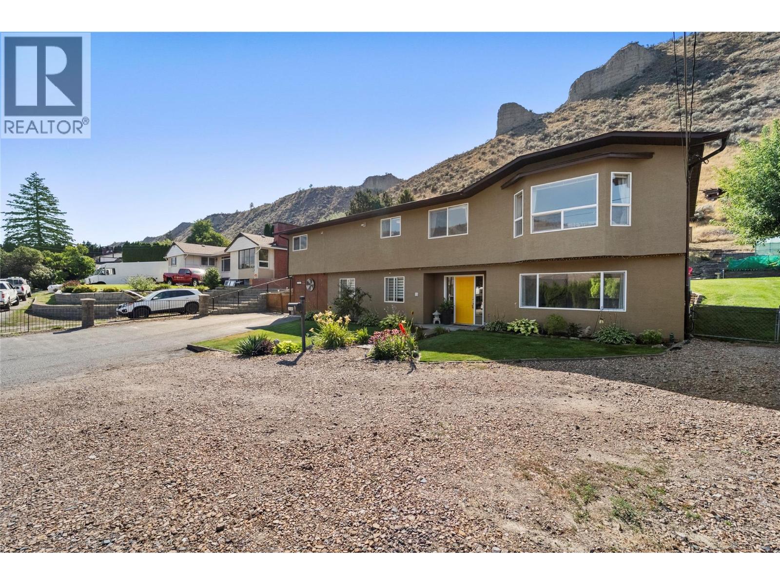 2045 Valleyview Drive, Kamloops, British Columbia  V2C 4C3 - Photo 3 - 10396378