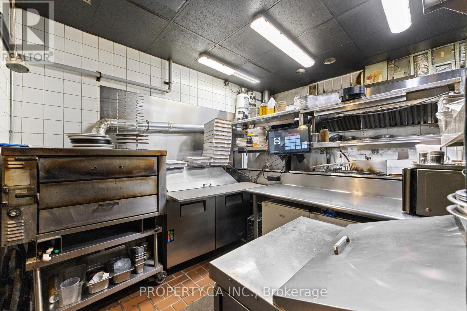 1108 St Clair Avenue W, Toronto, Ontario  M6E 1A7 - Photo 8 - C13626020