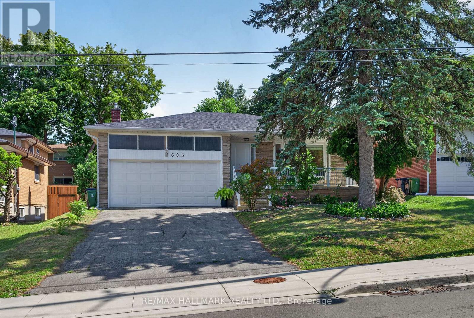 <div class="slider-price">$1,398,888</div><p>603 Cummer Avenue, Toronto, Ontario</p>