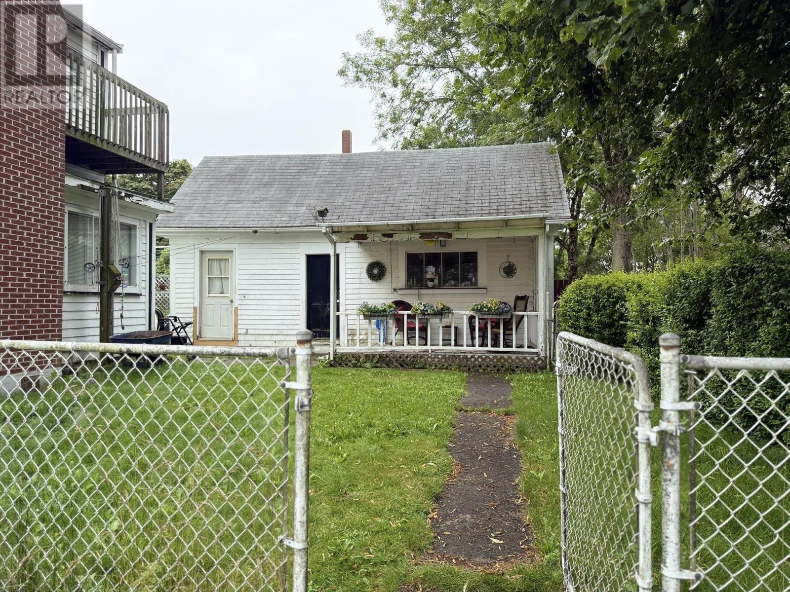 55 Forest Street, Yarmouth, Nova Scotia  B5A 3L7 - Photo 5 - 202619281