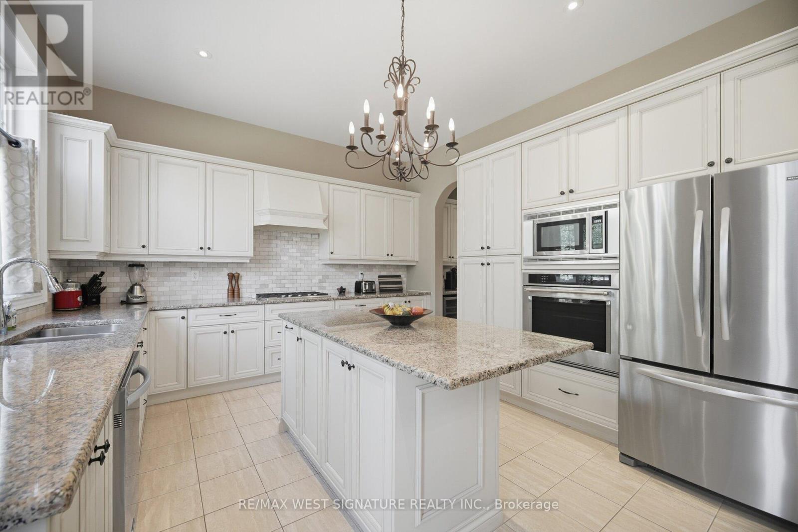 59 Bluff Trail, King, Ontario  L7B 0A1 - Photo 9 - N13625678