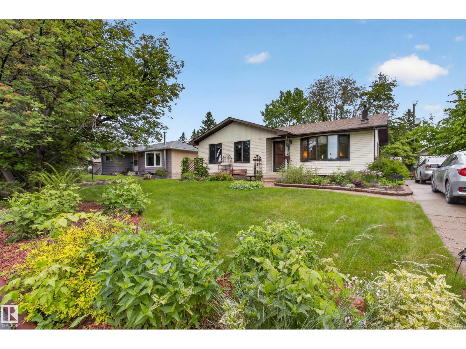 304 Fir St, Sherwood Park, Alberta  T8A 2B3 - Photo 3 - E4501606